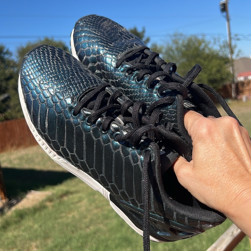 Mens adidas 7.5. Custom painted